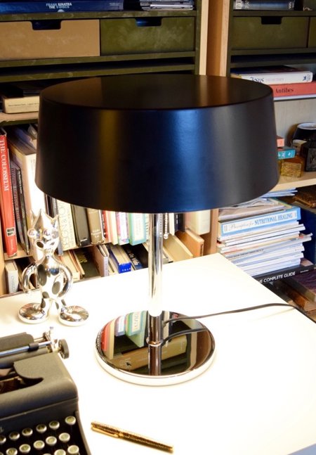 Chareau round table lamp