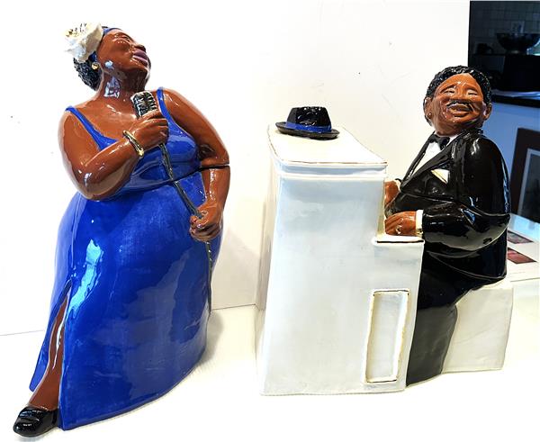 Jazz Cookie jars singer and pianistzz
