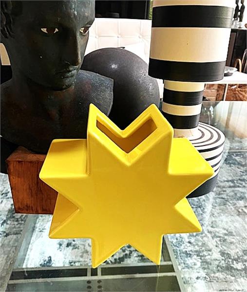ETTORE SOTTSASS HSING STAR vase YELLOW in STOCK